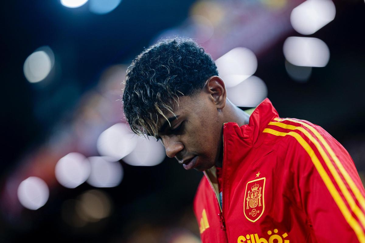 翻修球场，“连滚带爬”为的是“从从容容”（球场整修：眼下的连滚带爬，换来日后的从容不迫）