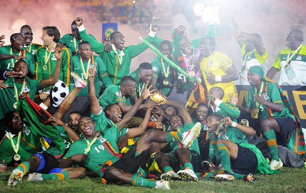 复出传射建功，内马尔率领桑托斯逃离降级区（内马尔复出一传一射，带领桑托斯脱离降级区）