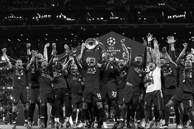 西蒙尼：阿尔马达表现非常出色，密集赛程给球队带来巨大压力（西蒙尼称赞阿尔马达表现亮眼，密集赛程令球队承受巨大压力）