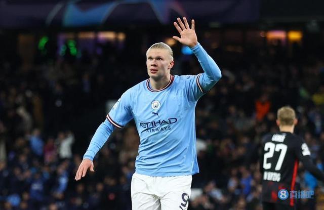 罗德里戈抗议裁判判罚：你必须尊重我们，看看你在哪里（罗德里戈质疑判罚怒斥裁判：请尊重我们，看看你的位置）