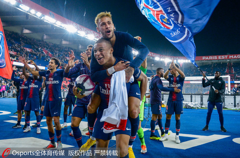 法甲战报：格林伍德双响、奥巴梅杨传射，马赛5-1尼斯登顶（法甲快讯：格林伍德梅开二度，奥巴梅杨传射建功，马赛5-1大胜尼斯升至榜首）