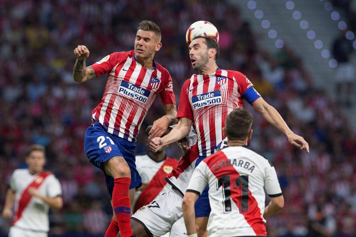 康宁汉姆在活塞12连胜期间，场均贡献30+10+5（活塞豪取12连胜，康宁汉姆场均30分10助攻5篮板）