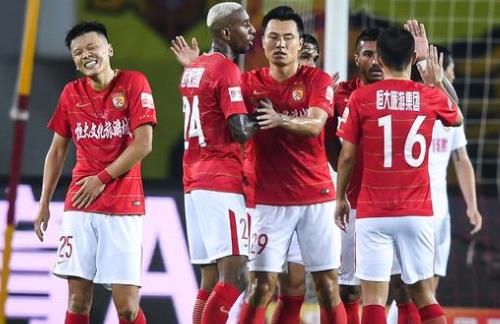 阿什拉夫荣膺2025年非洲足球先生，拉莫斯社媒发文祝贺（阿什拉夫当选2025年非洲足球先生，拉莫斯在社媒发文祝贺）