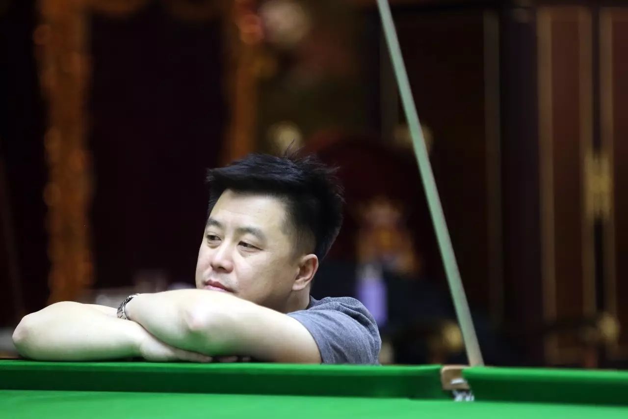 第四次给曼联送上温暖,莱斯特城为曼联将帅找回了更多信心.