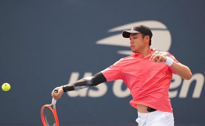 乔科维奇首盘伤退 兹维列夫首闯澳网决赛.