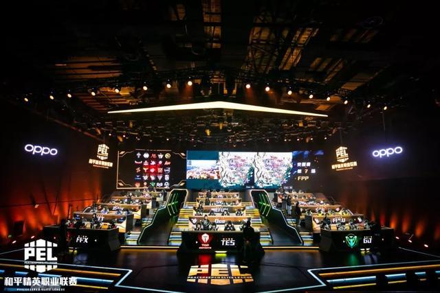 乔科维奇首盘伤退 兹维列夫首闯澳网决赛.